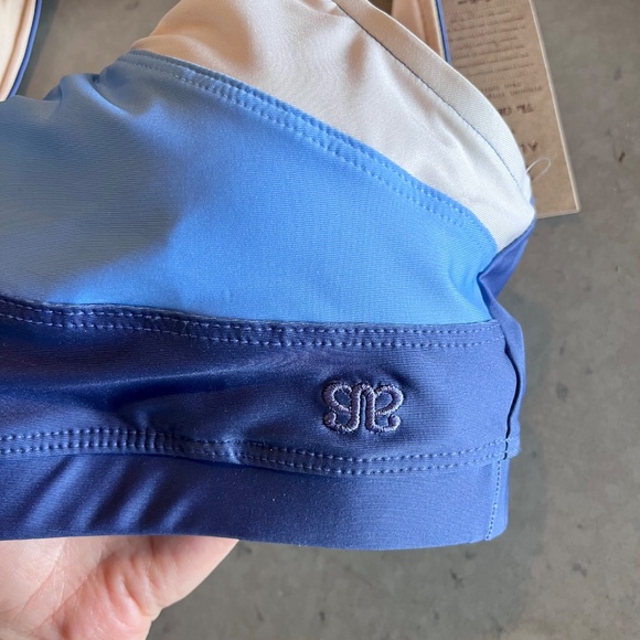 NWT Albion PIPELINE SCOOP BIKINI TOP - Picture 5 of 5